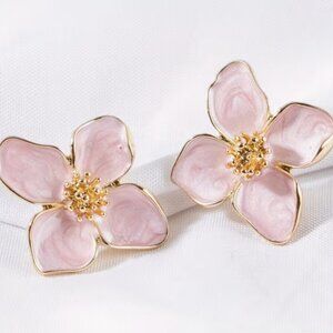 Vintage inspired Enamel Light Pink Flower Floral Crystal Stud Fashion Earrings